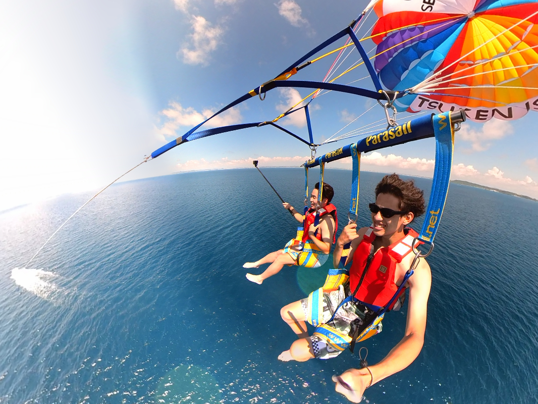食・海・空楽しめる！一日大満喫パラセーリングプラン！【女性