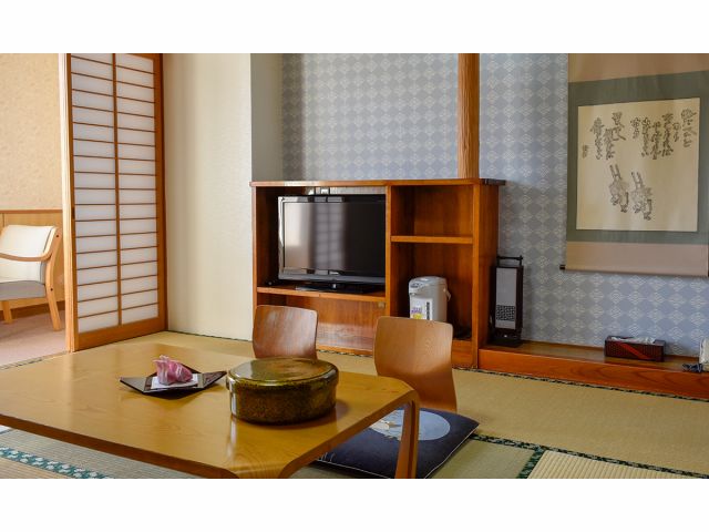 お部屋ご利用時間は11時〜15時まで。和室8畳、またはご利用人数にあわせてご用意いたします。