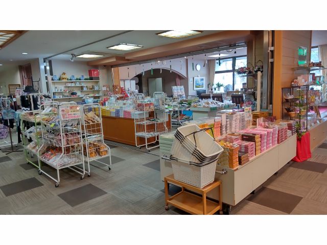 お土産品を販売している売店もあります