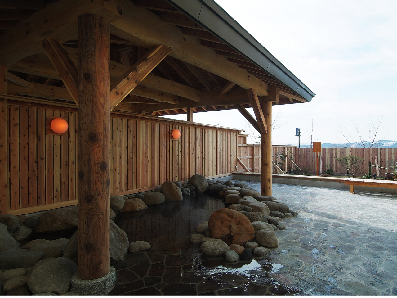 【八戸×日帰り温泉】100%源泉かけ流し露天風呂・炭酸湯・サウナ完備で充実★6時...