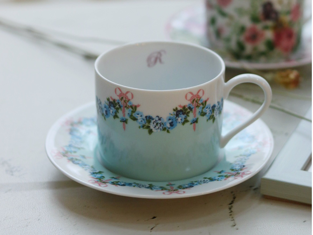 体験後は作品をお預かりして、800度の釜で焼成します。既製品のような仕上がりになりますので、お楽しみに!焼成に一週間程度のお時間をいただきます