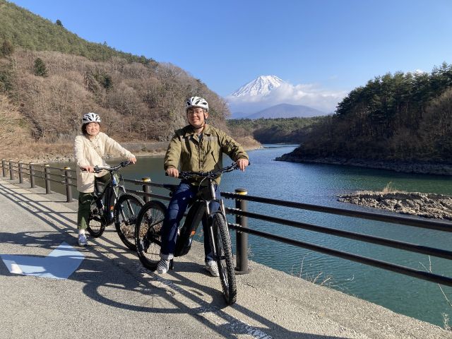 精進湖の湖畔沿いは気持ちいいです♪
