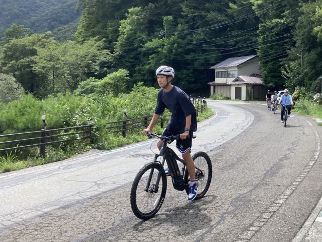 季節に合わせた服装でおこし下さい。風で身体が冷え込むこともあります