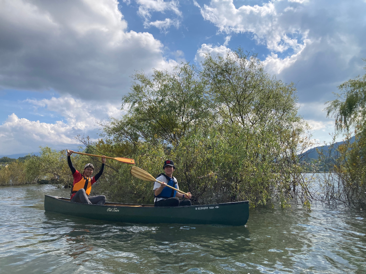 コントロールが上手くいったら木の間や溶岩の間を通り抜けることもあります♪