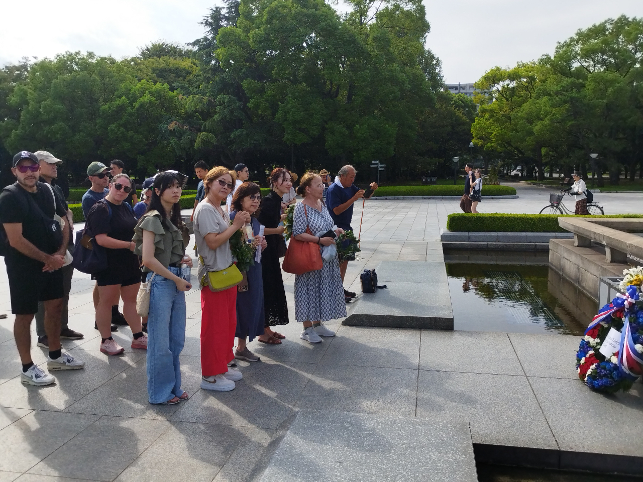 �ԗ��Ɍ���