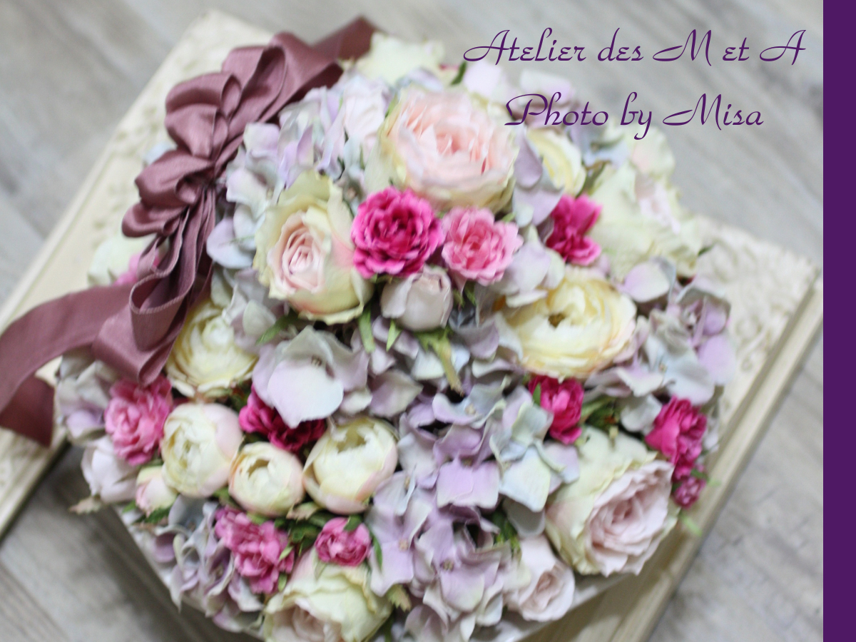 フラワーケーキのアレンジメント