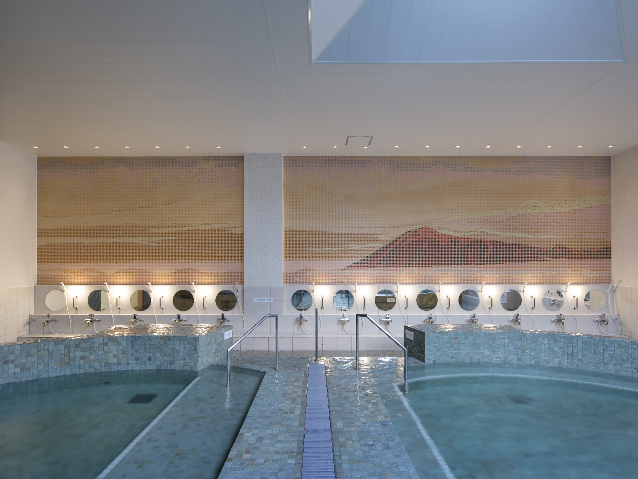 浴室/女性浴室タイル絵は八幡平方面から見た岩手山