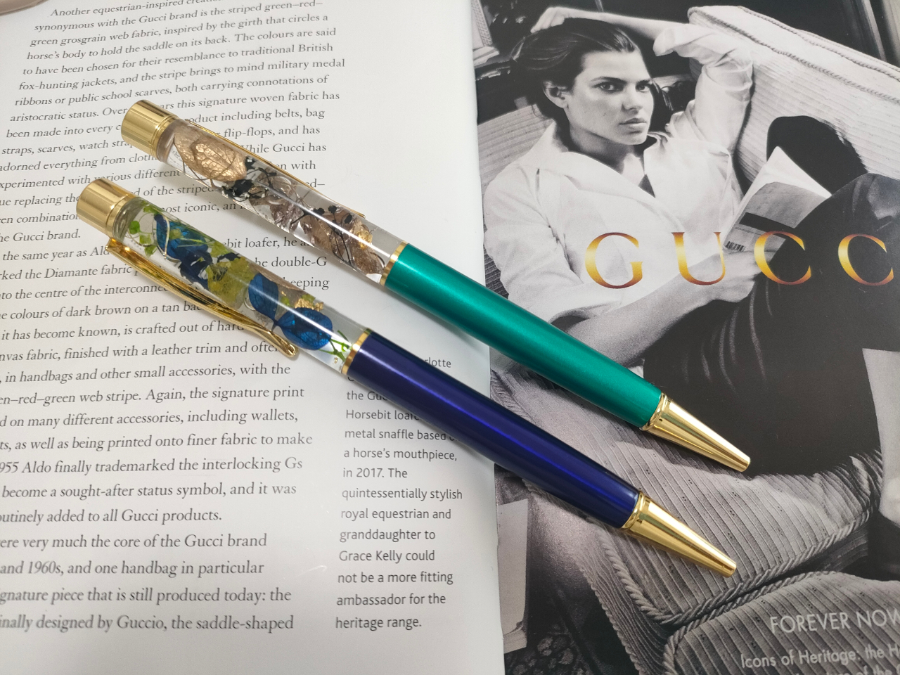 bɂȂt֑v[gBFBƂꏏɍꂽ{[yB