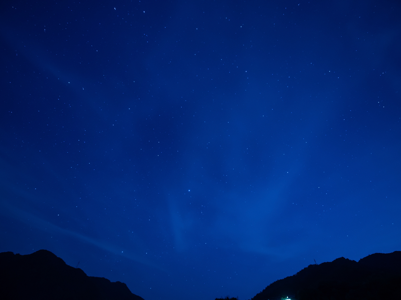 奥津湖畔から臨む満天の星空