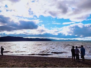 全国で4番目の広さを持つ猪苗代湖は、透明度の高い湖です。