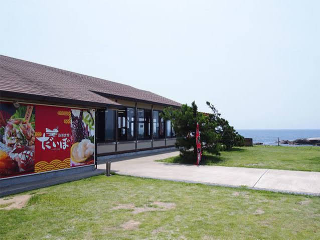 隣接しているご飯屋さんで昼食!ここのご飯は本当においしいです!