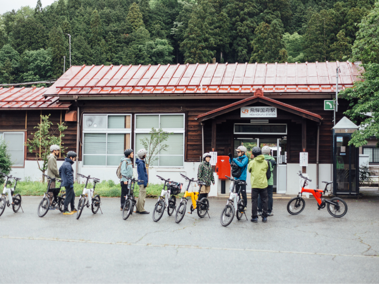 ���R�{�����J�ʂ̎�����Ȃލ��{�w�A���[�J�����ɏ���Ă��̉w�ɖK��A�T�C�N���O�c�A�[���X�^�[�g���܂��B���R�w���11���قǂł��I