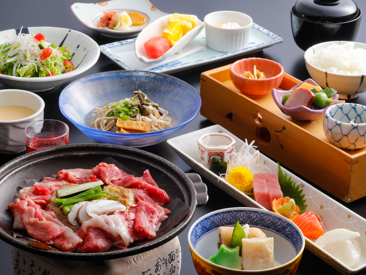 市内80以上のお店で使えるまち歩きチケット+お土産付き!飛騨牛朴葉みそ御膳★