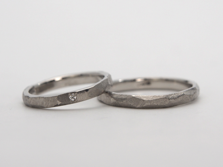 鑢で削ったカットアウト加工