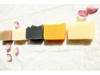 シンプル オイルに拘った手作り石鹸 無添加 肌と髪と地球に優しい手作りせっけん