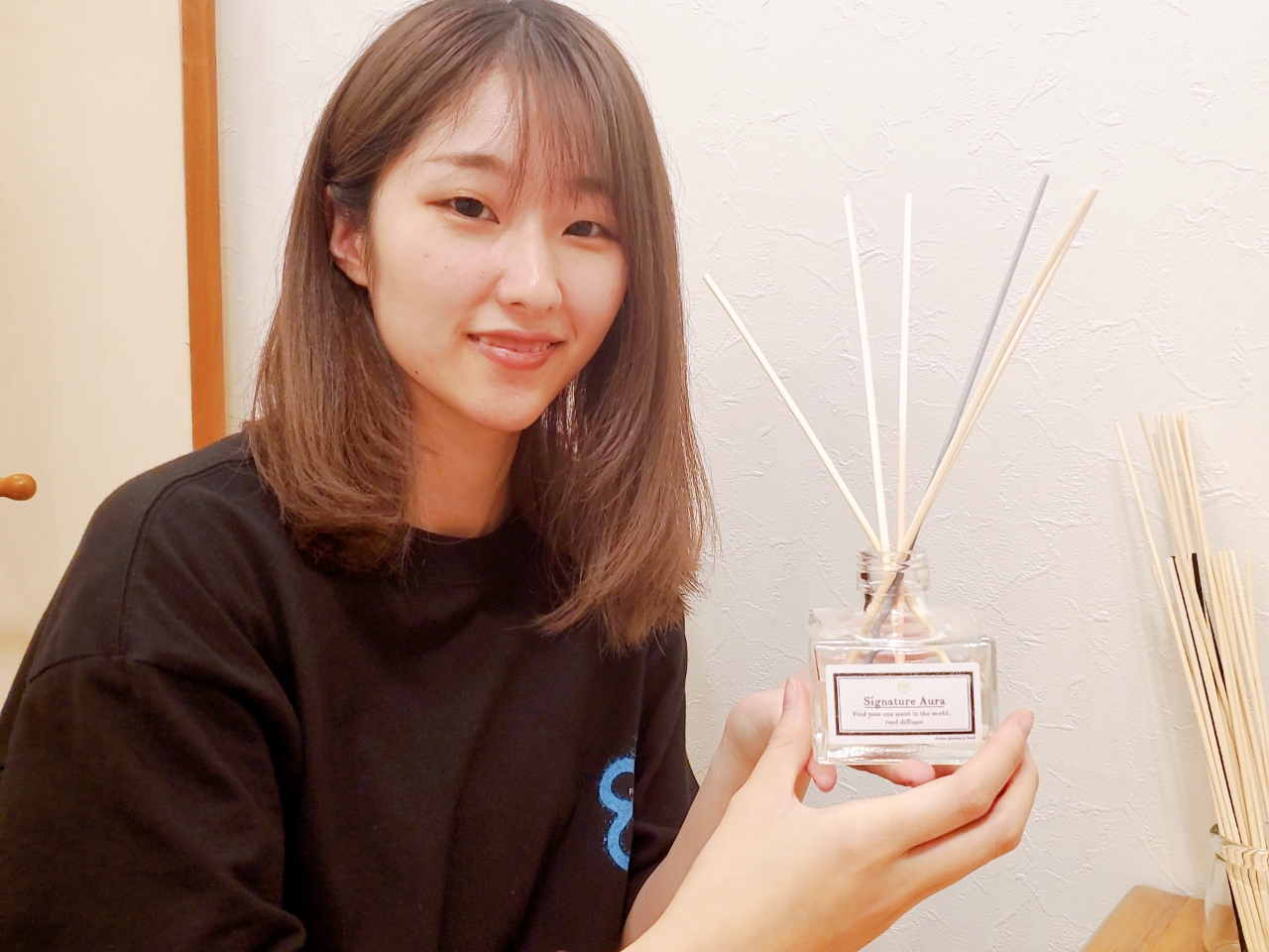 深みのあるアンバーをベースに作成♪スティックは標準のナチュラル4本に桜色&グレーでおしゃれに仕上げていらっしゃいました♪