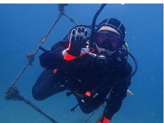 最初のダイビングのライセンス、オープンウォーターのライセンスをとったら、幅広い海にも遊びにいけるライセンスがあるととっても便利!