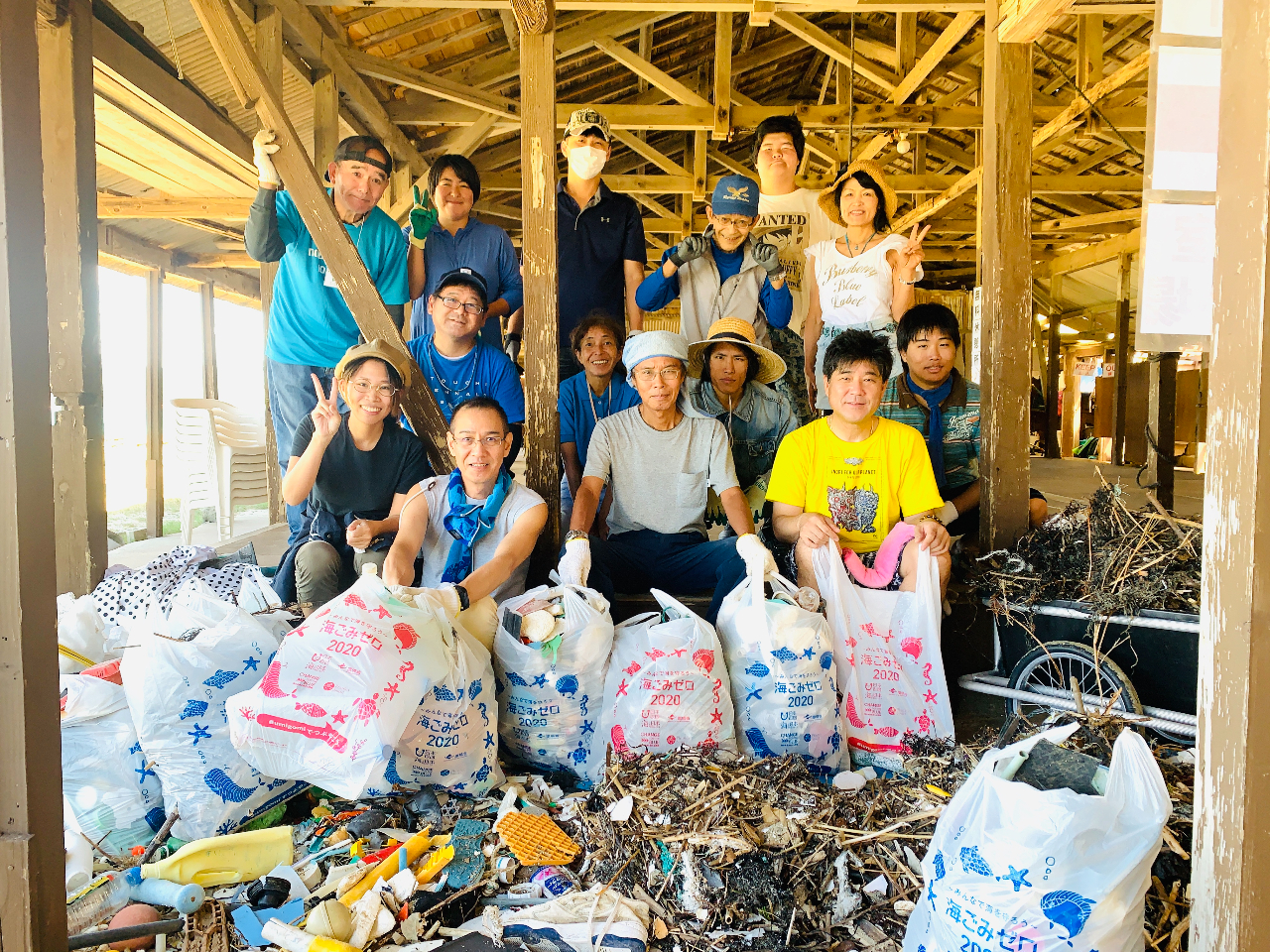 IɃr[`N[JÂAlLCɂĂ܂B