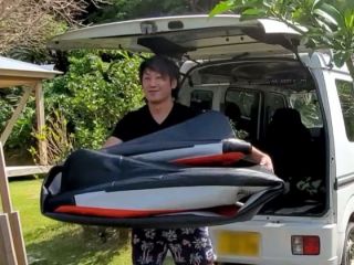 コンパクトに折りたたんで車内に積み込むことができます。