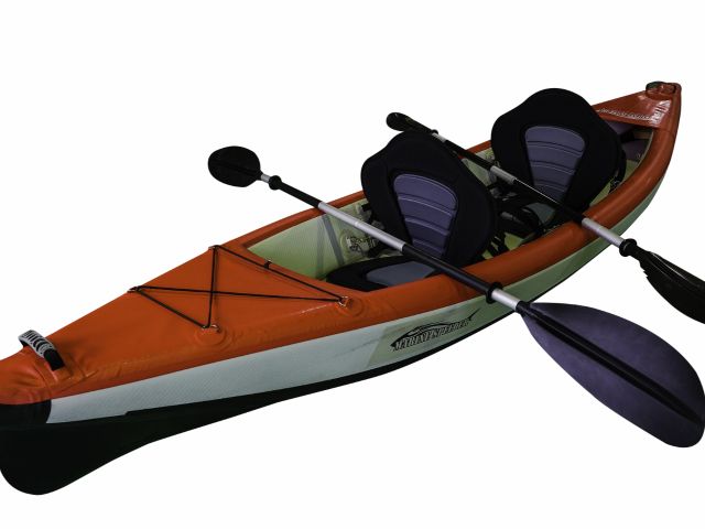 空気を入れて膨らませるとしっかりとしたカヤックになります。レンタル開始時に、空気の入れ方や適性空気圧、初心者でも乗れる方法など丁寧に説明いたします。