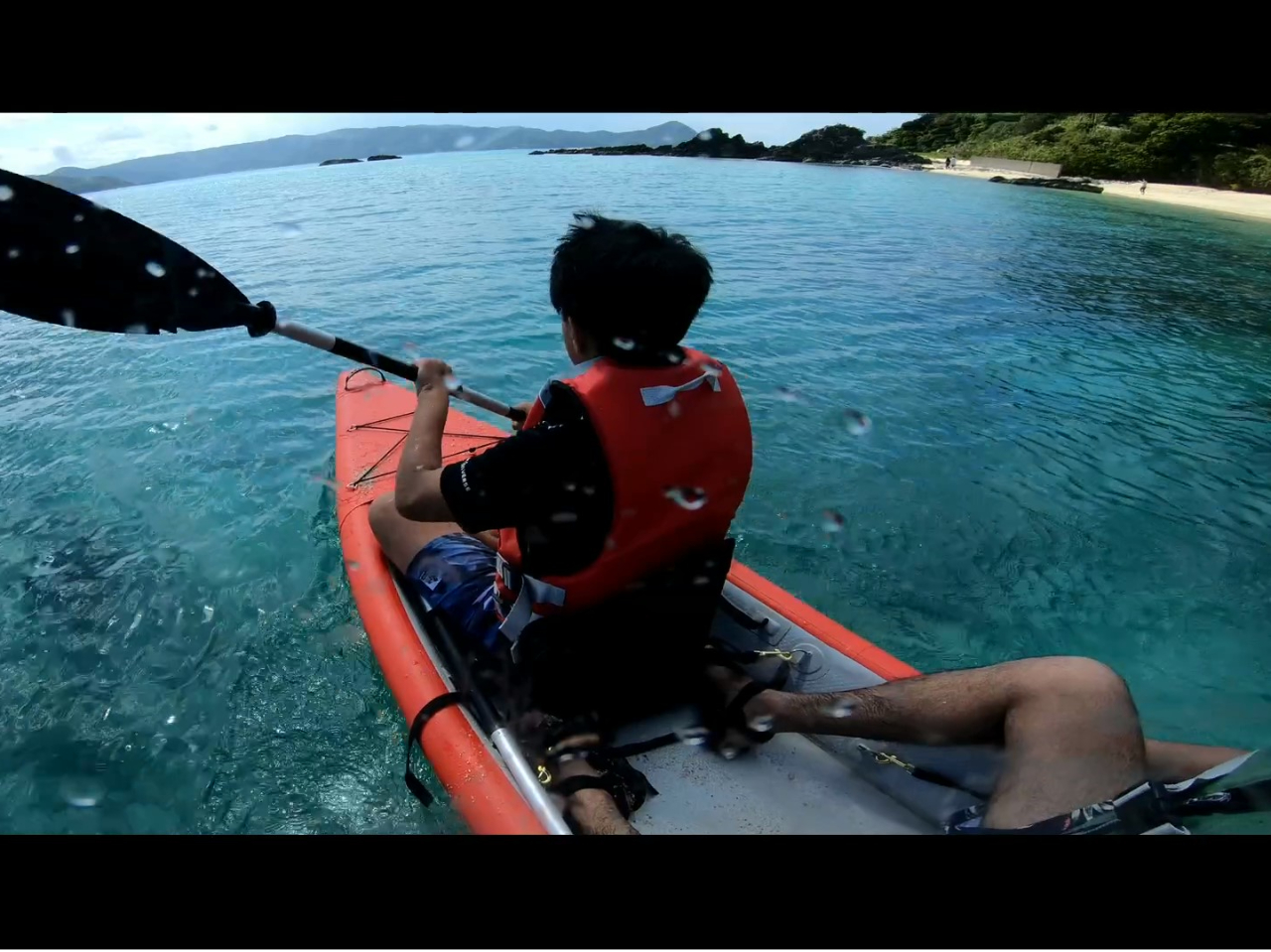 二人乗りのカヤックです。親子でチャレンジしてみるのも素敵な経験になりますよ。