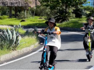電動キックボードなら自動車での移動よりも、風・匂い・音を肌に感じて景色を楽しみながら走ることができます