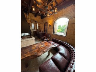 中世ヨーロッパにあるお城の様な造りで、非日常空間を体験いただけます♪