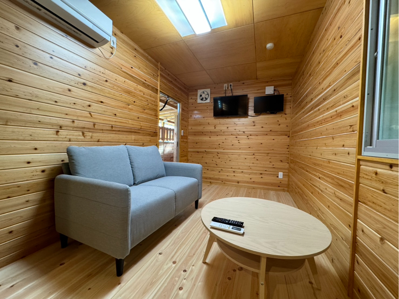 貸切個室  プライベートな空間で食事を楽しむこともできます。(セルフサービス)