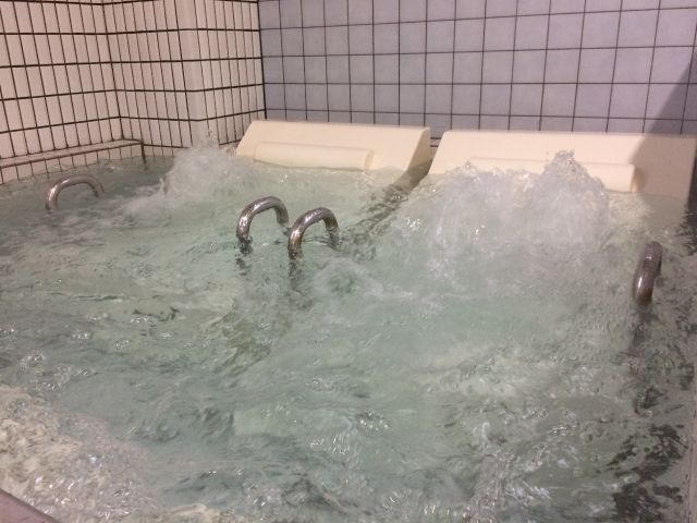 スピンドルジェット風呂。適温の40〜41℃です。