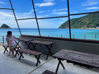 海が目の前です。海水浴も楽しめます。もちろんシャワー完備。楽しくBBQが食べれます