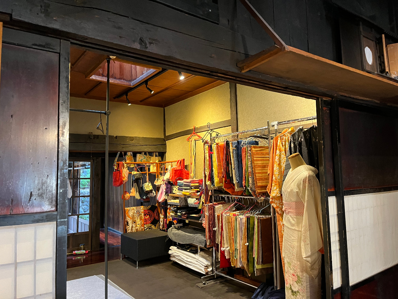  ̕őїނIт܂BaɍobO񂠂܂B