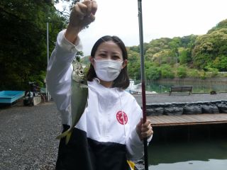 釣りが初めての方でも簡単に大型のアジを釣りあげられます。