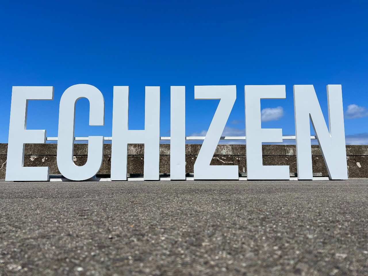 越前のロゴの前で記念撮影できます!