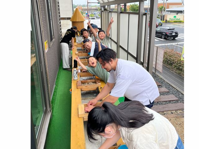 宝石がいっぱい採れて、テンションMAX!