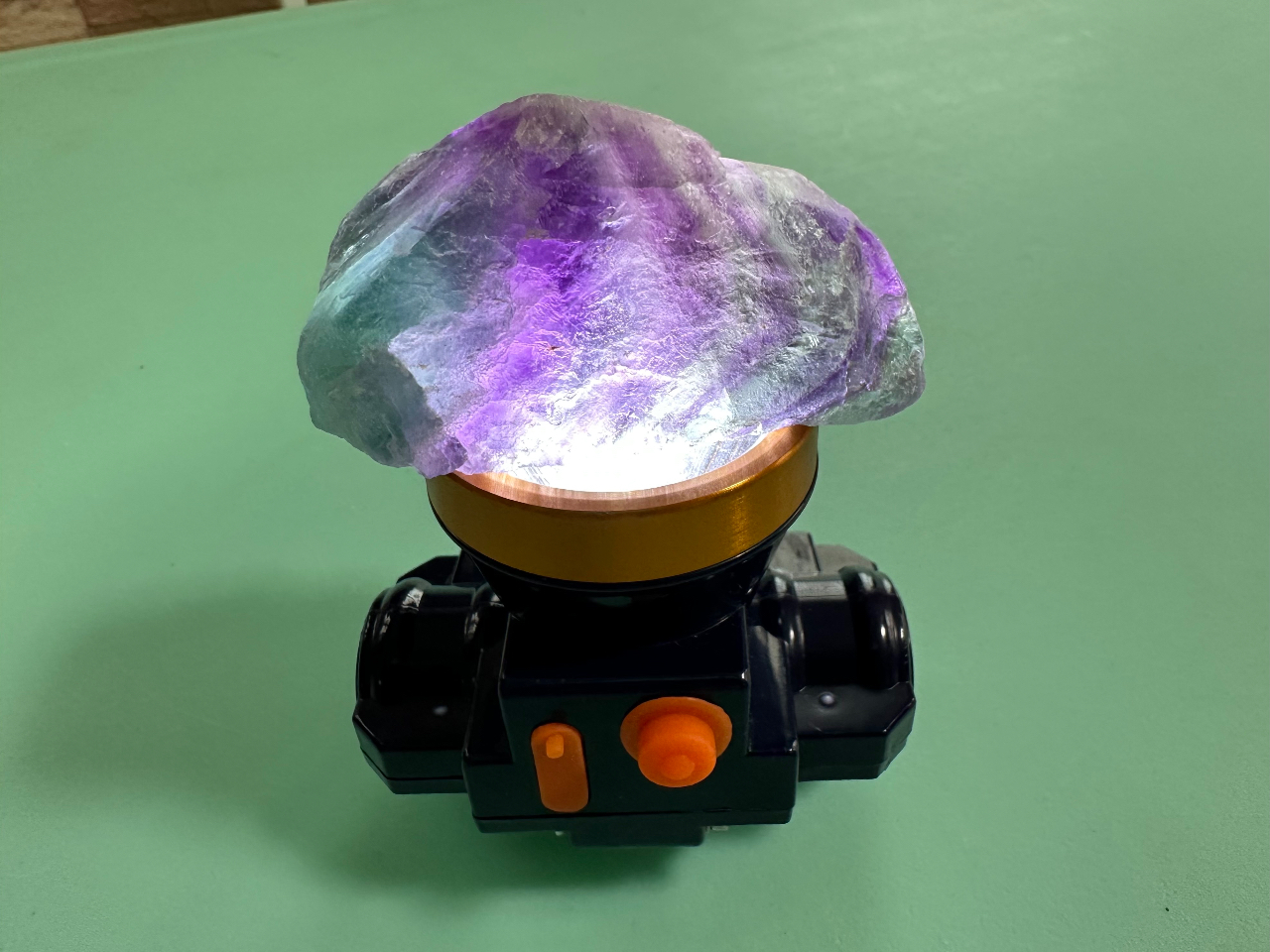 大人気のフローライトも採れるよ!