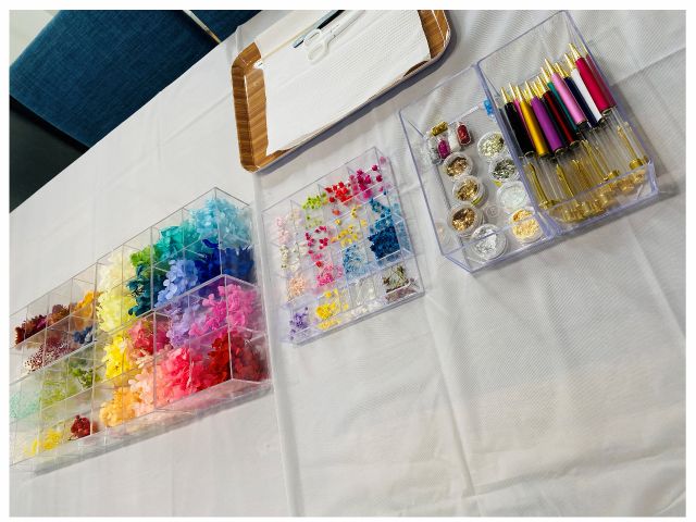 写真に載せきれないものも含め、沢山の花材をご用意しております♪