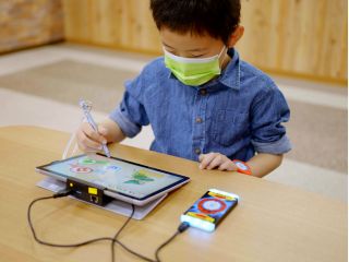 らくがキッズでは自分で描いたらくがきが動き出す! 自分だけのオリジナルらくがきを作っちゃおう!