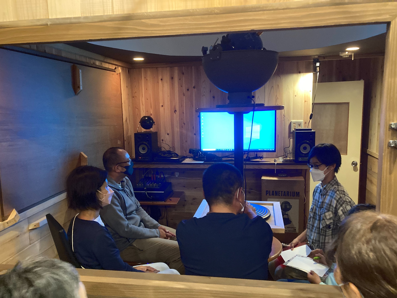 ɂ̉J̓o[WBVV~[^[Ő̌Ȃǂ׋ƂɁAgȃvl^Eł̓Ɍ鐯T悤ɂȂ`B