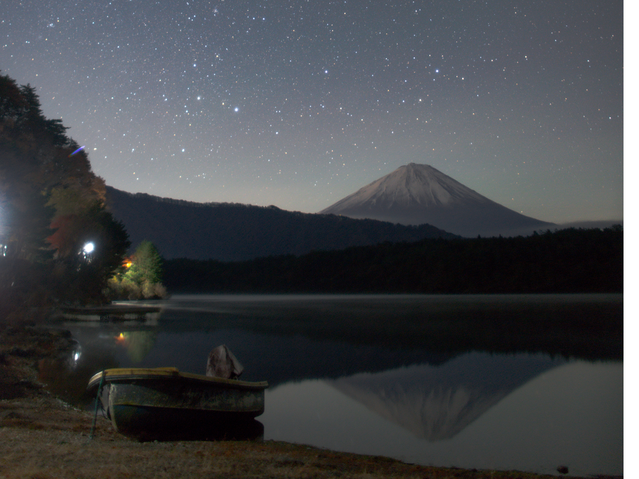 こちらは集合場所(樹里庵)からすぐ近くの西湖。縦長の写真を切り取ってます。