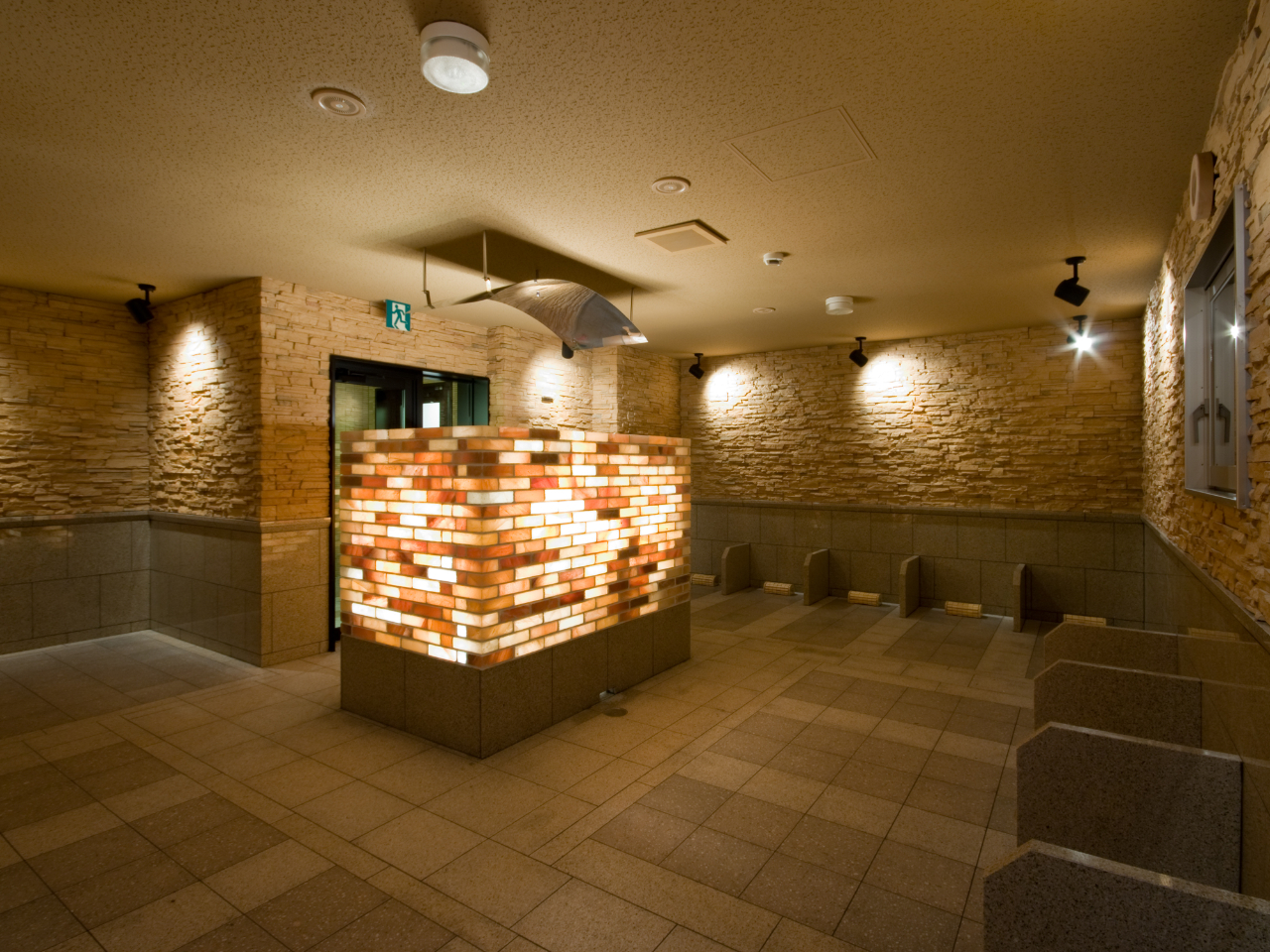 【石川県・金沢市】【日帰り入浴+岩盤浴プラン】\街のオアシスでプチ温泉気分♪/ほ...