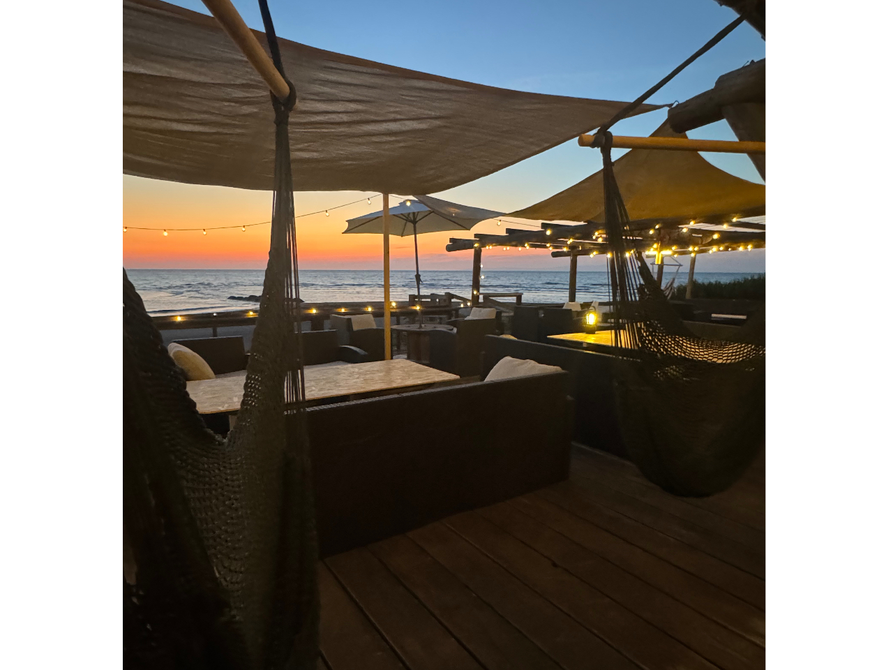 BBQ�̑O��̓e���X�ł̂�т�h�����N�^�C�����I�X�X���i�V�A8�����{550�~�ŊC�̉Ƃ̗��p���\�ł��j