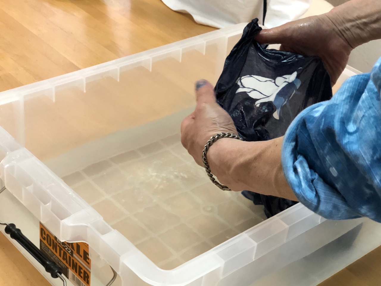 �З��Ƃ��f�����X�g���[�V������