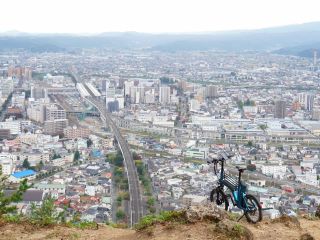 Eバイクなら坂道もらくらくです。