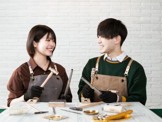 世界にふたりだけの特別な指輪を作れます。