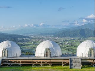 石打丸山スキー場内「ザ・ヴェランダ石打丸山」の「ドームテント」で手軽にグランピング体験☆
