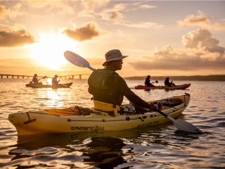 楽しく宮古島のお話をしながら、のんびりカヤック!