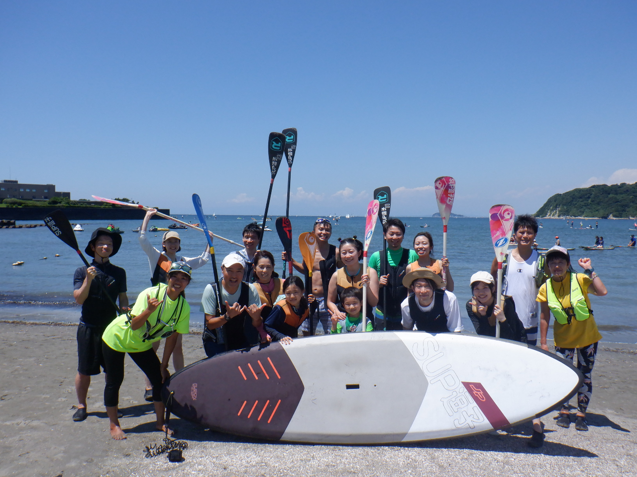 海から上がってきたら、参加者全員で集合写真撮りましょう!