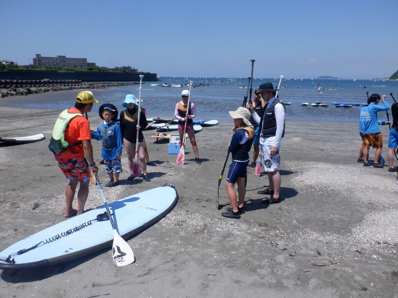 SIJ(日本SUP指導協会)公認スクール インストラクター資格をもったスタッフが丁寧にレッスンを行っていきます。