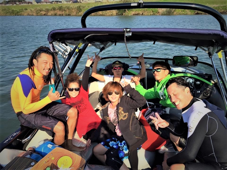 Abgz[ȃX^bt̓vEFCN{[_[IEFCN{[h̃zg̊y`܂