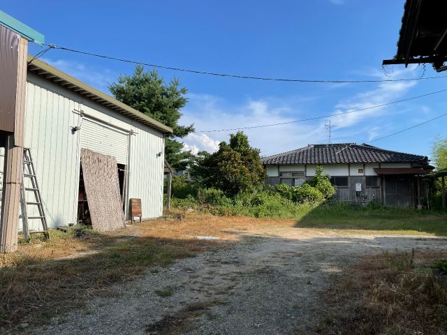 駐車場無料!10台ほど入れます。